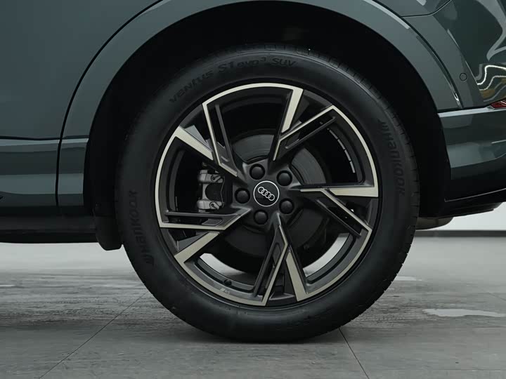 Фото 9 - Audi Q3