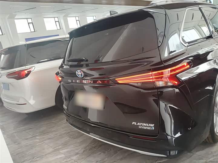 Фото 6 - Toyota Sienna