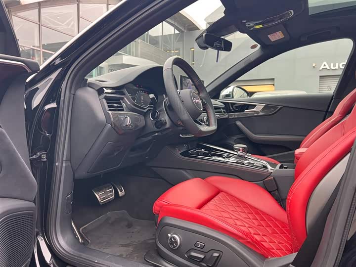 Фото 7 - Audi S4