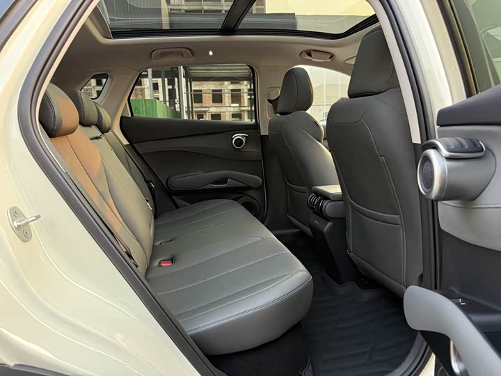 Фото 8 - BYD Yuan Plus