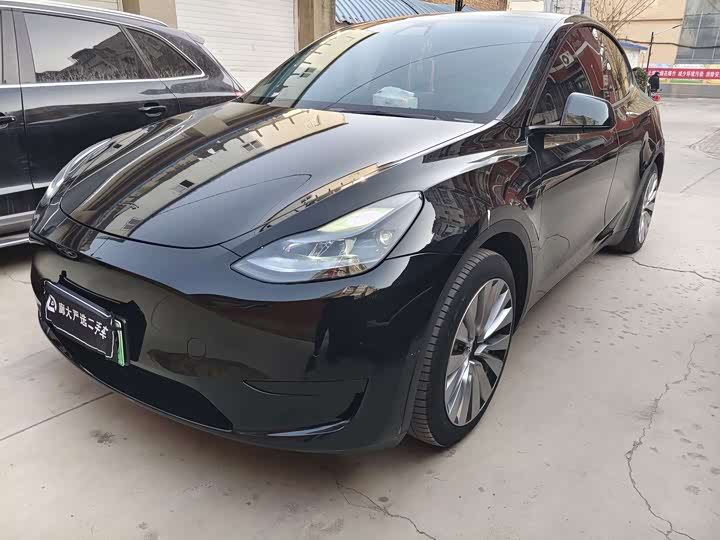 Фото 1 - Tesla Model Y