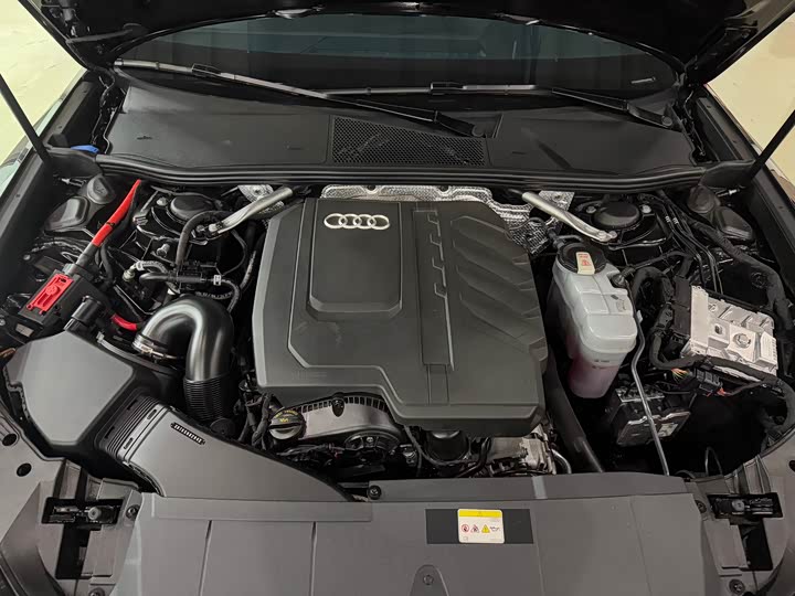 Фото 6 - Audi A6L