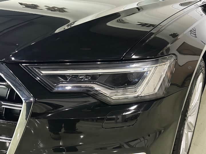 Фото 8 - Audi A6L