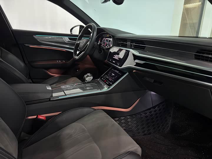 Фото 9 - Audi A6L