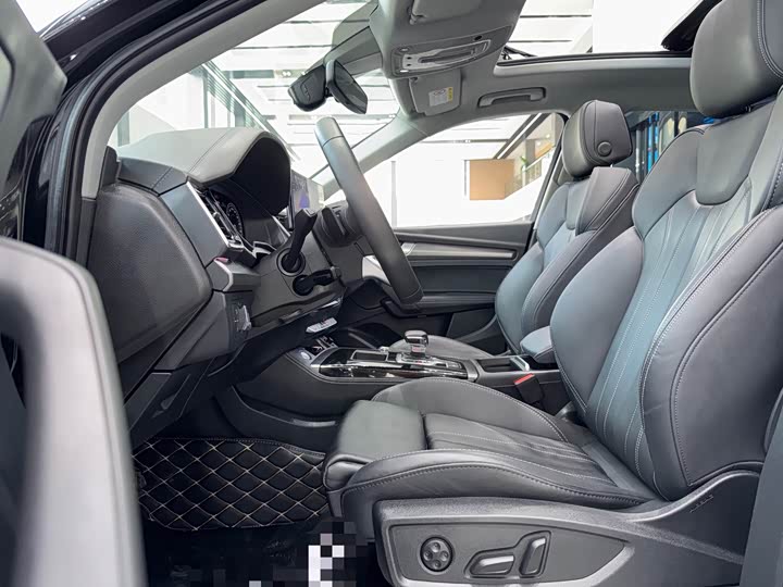 Фото 4 - Audi Q5L