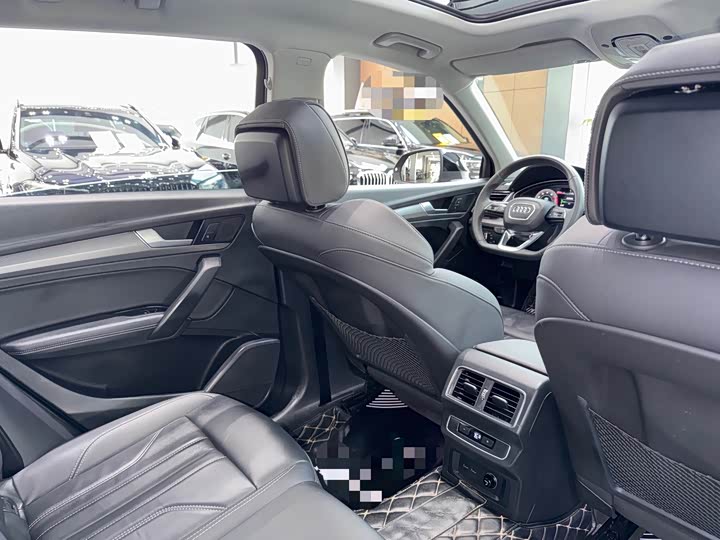 Фото 5 - Audi Q5L