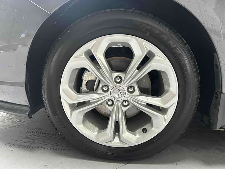 Фото 3 - Honda Accord