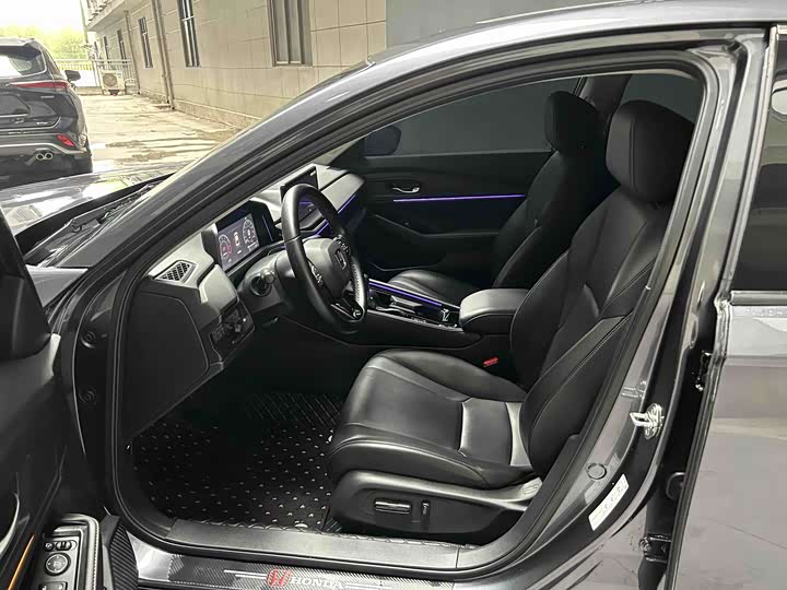 Фото 4 - Honda Accord