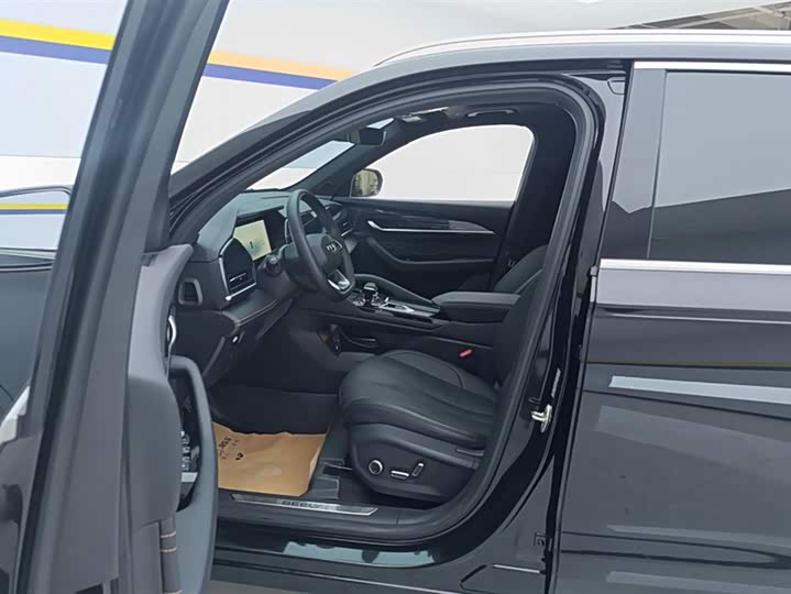 Фото 9 - Geely Monjaro