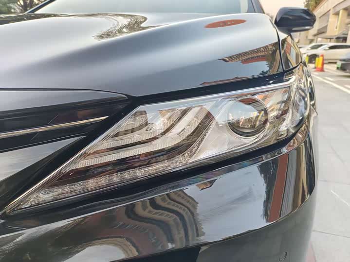 Фото 9 - Toyota Camry