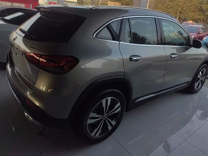 Фото 3 - Mercedes-Benz GLA-Class