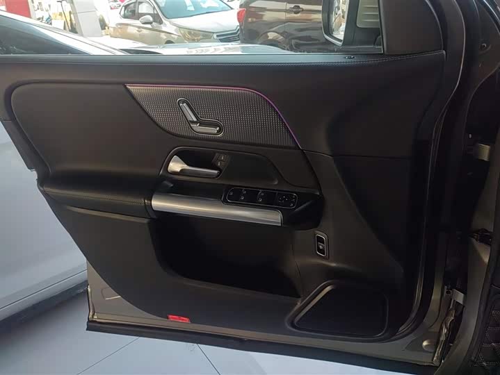 Фото 7 - Mercedes-Benz GLA-Class