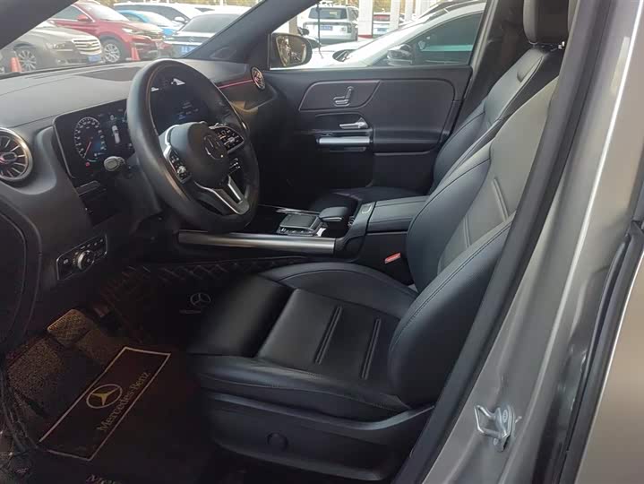 Фото 9 - Mercedes-Benz GLA-Class