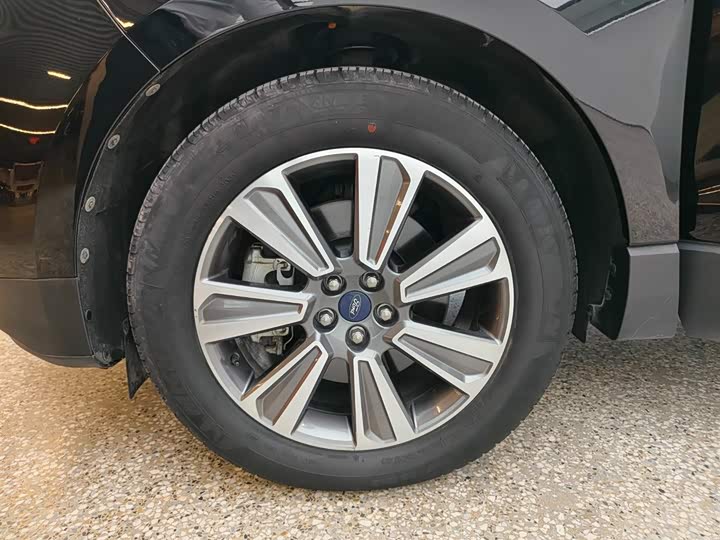 Фото 6 - Ford Edge