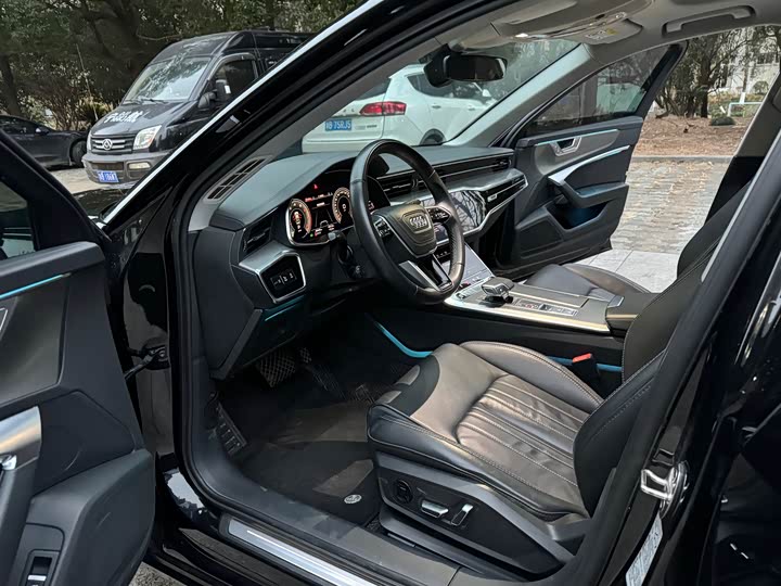 Фото 5 - Audi A6L