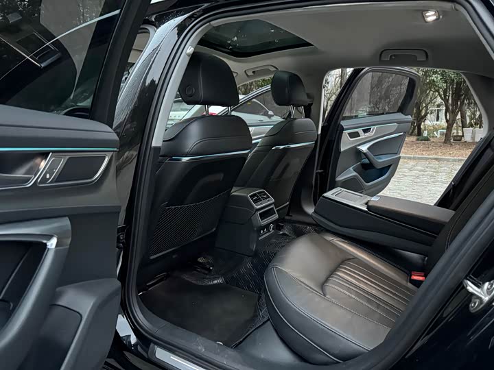 Фото 6 - Audi A6L