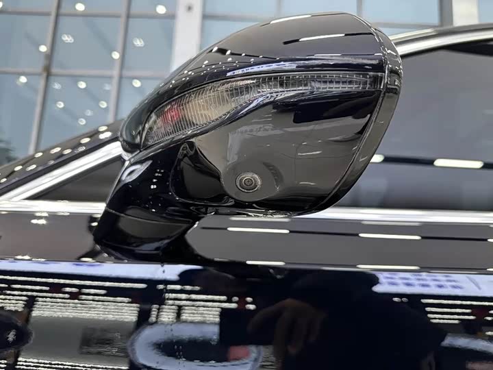 Фото 6 - Hongqi H5