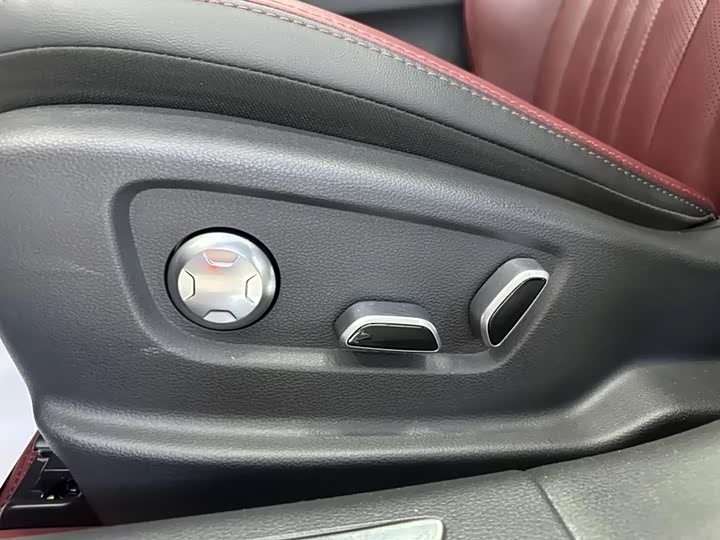 Фото 8 - Hongqi H5