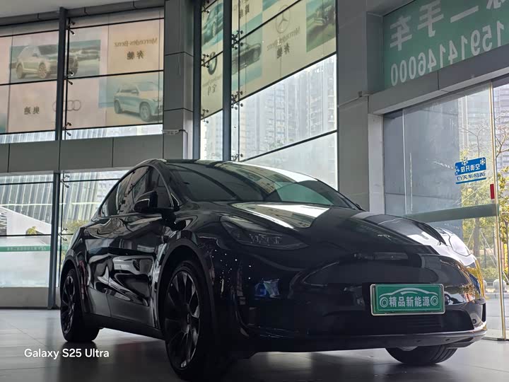 Фото 3 - Tesla Model Y