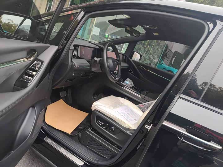 Фото 3 - GAC Trumpchi M8