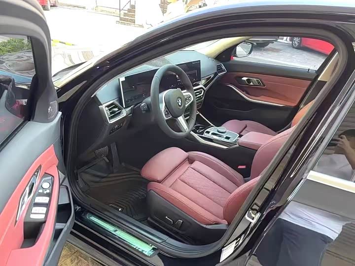 Фото 2 - BMW 3 Series