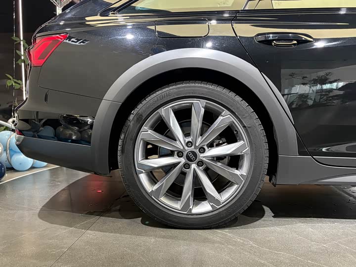 Фото 7 - Audi A6