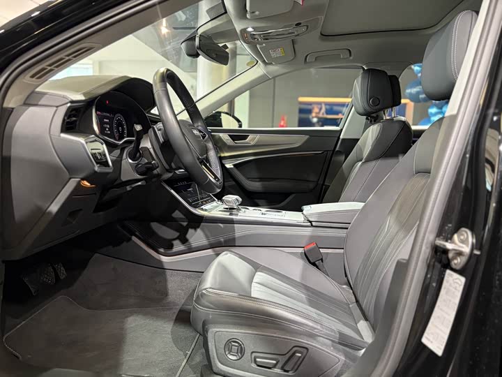 Фото 9 - Audi A6