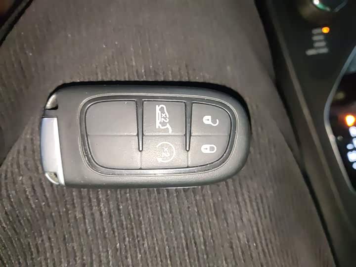 Фото 9 - Jeep Cherokee