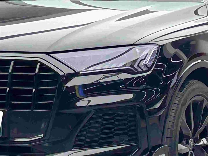 Фото 2 - Audi Q7