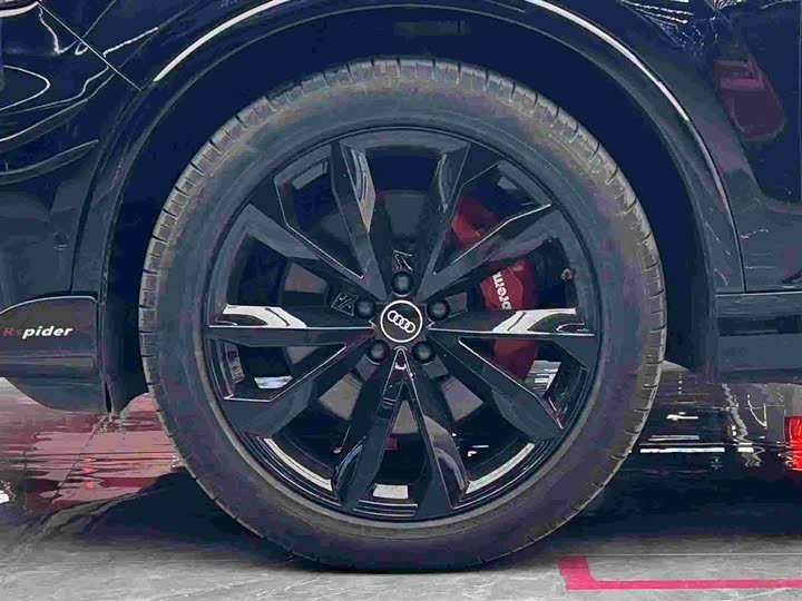 Фото 3 - Audi Q7