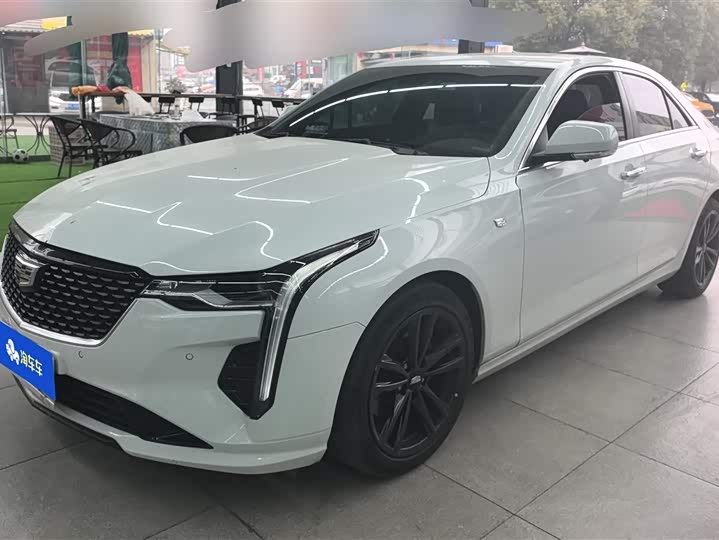 Фото 1 - Cadillac CT4