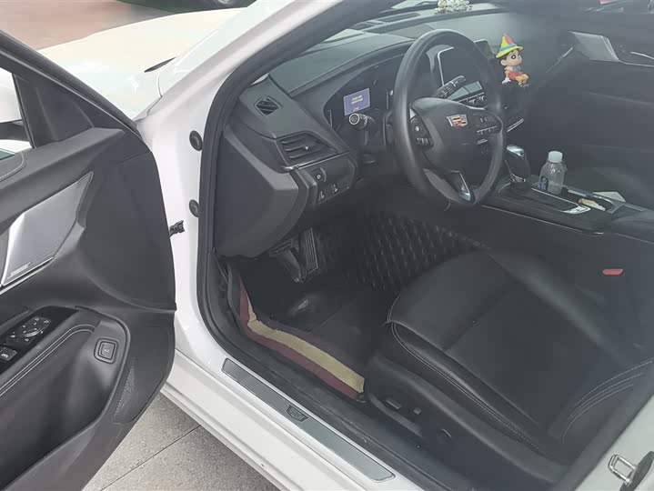 Фото 9 - Cadillac CT4