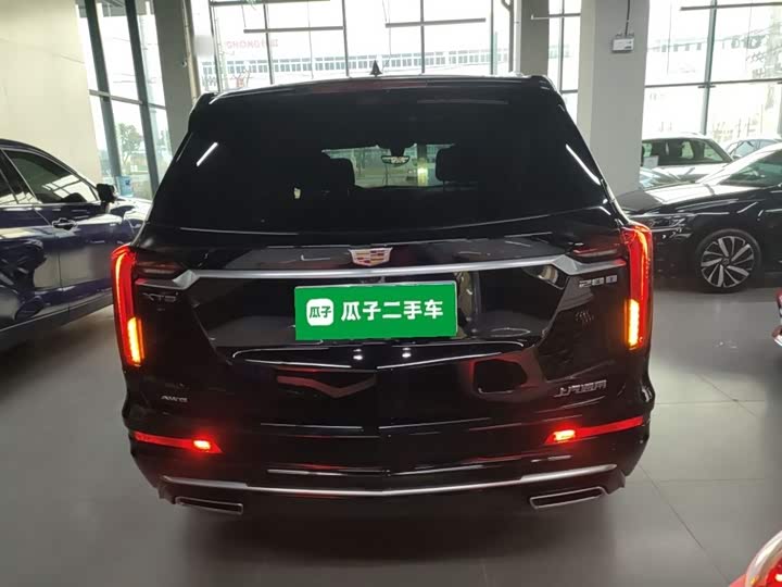 Фото 6 - Cadillac XT6