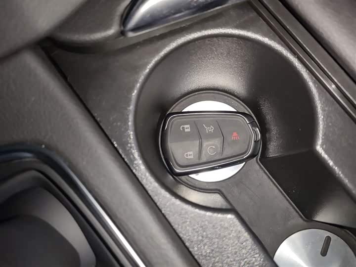 Фото 9 - Cadillac XT6