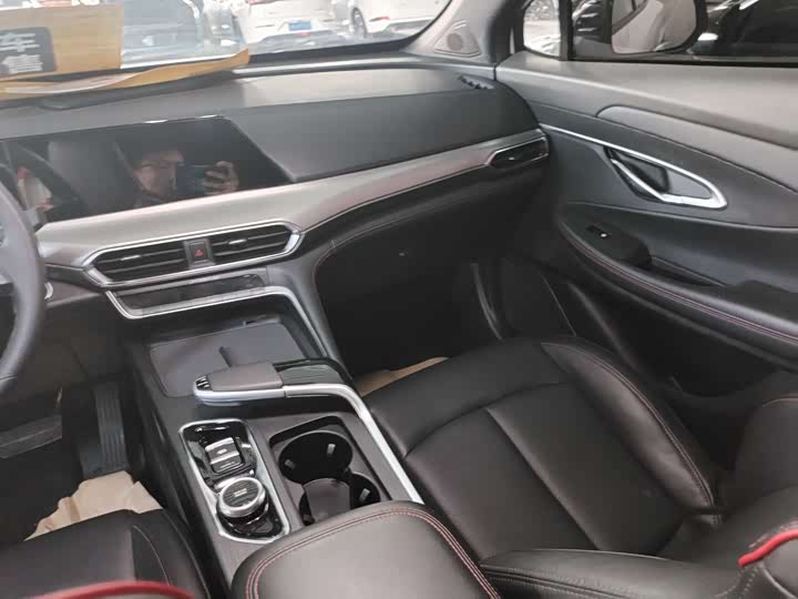 Фото 6 - Changan UNI-T