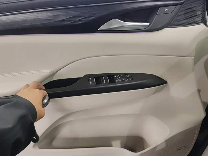 Фото 7 - Buick GL8 ES