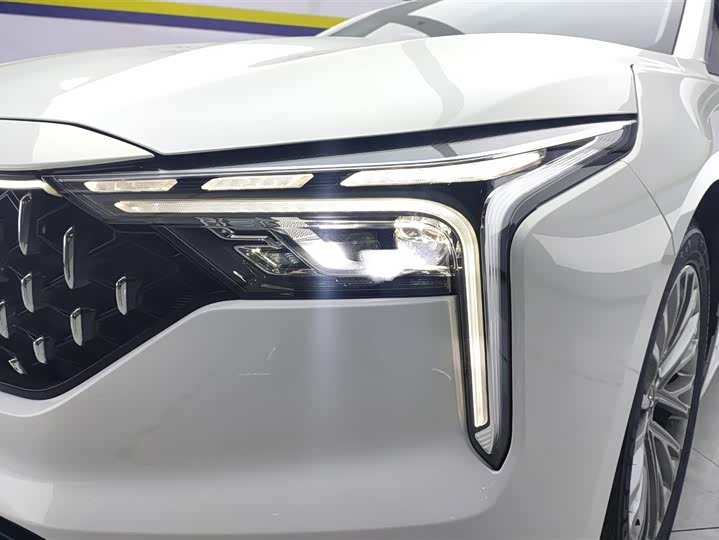 Фото 5 - Bestune B70