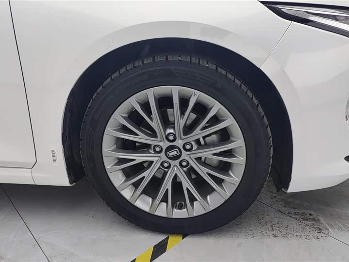 Фото 6 - Bestune B70