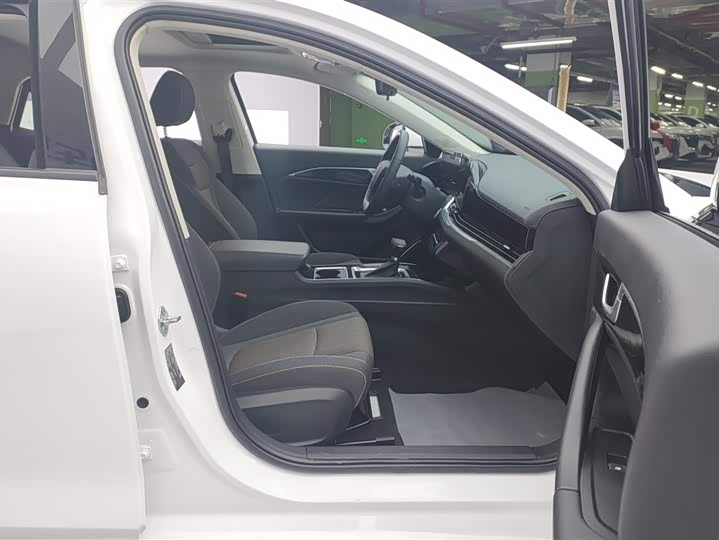 Фото 8 - Bestune B70