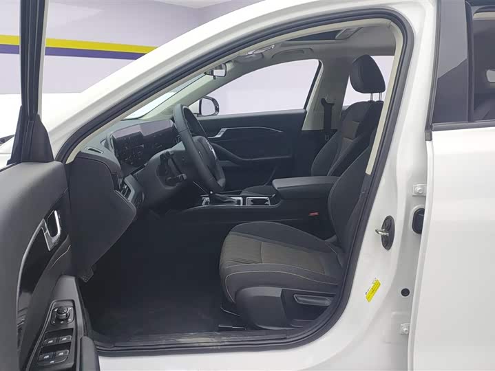 Фото 9 - Bestune B70