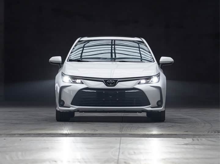 Фото 4 - Toyota Corolla