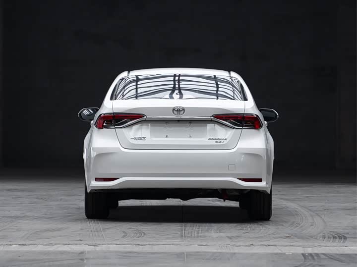 Фото 8 - Toyota Corolla