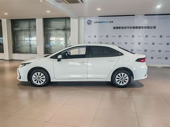 Фото 5 - Toyota Corolla