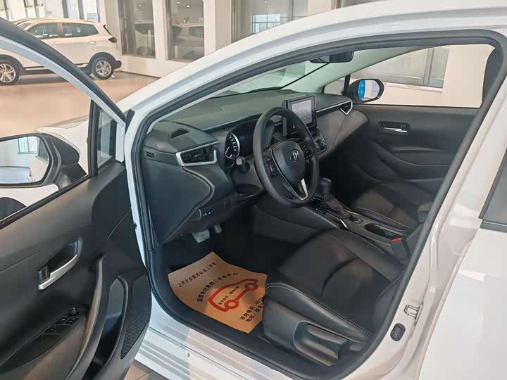 Фото 6 - Toyota Corolla