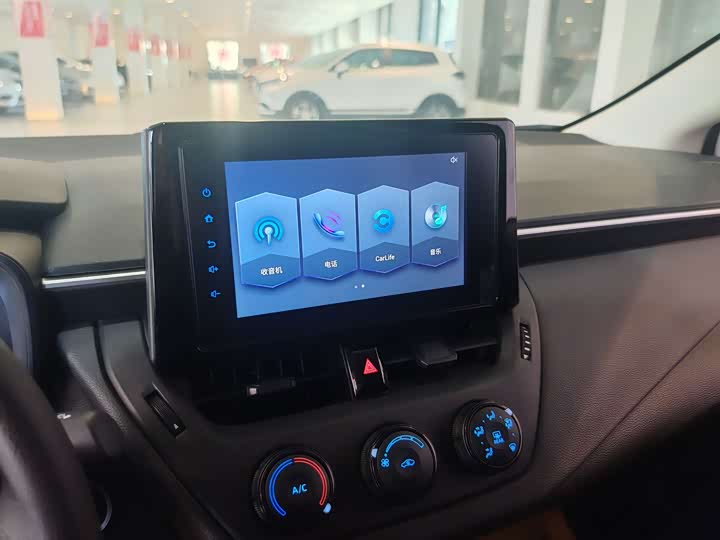 Фото 9 - Toyota Corolla