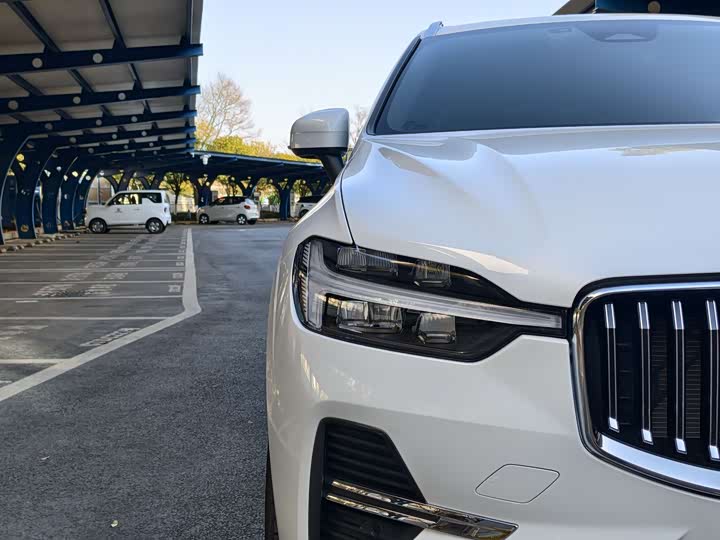 Фото 9 - Volvo XC60