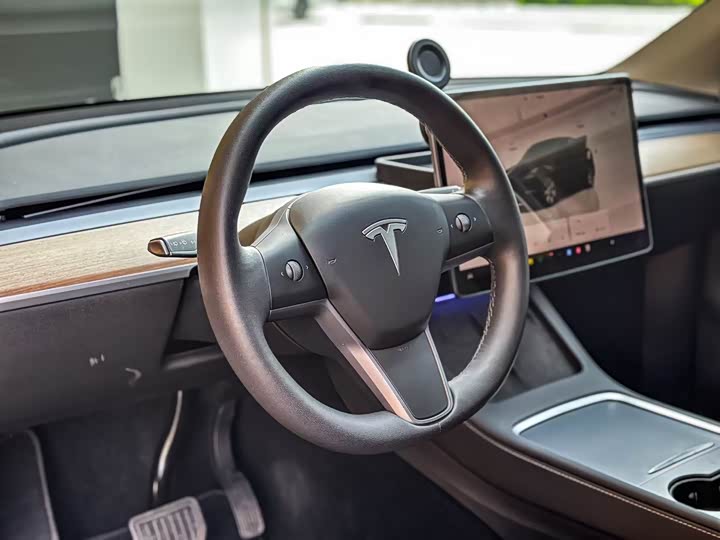 Фото 4 - Tesla Model Y