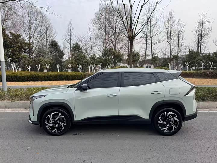 Фото 4 - Geely Atlas