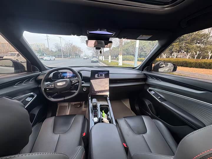 Фото 6 - Geely Atlas