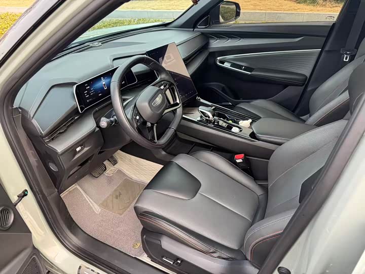 Фото 7 - Geely Atlas